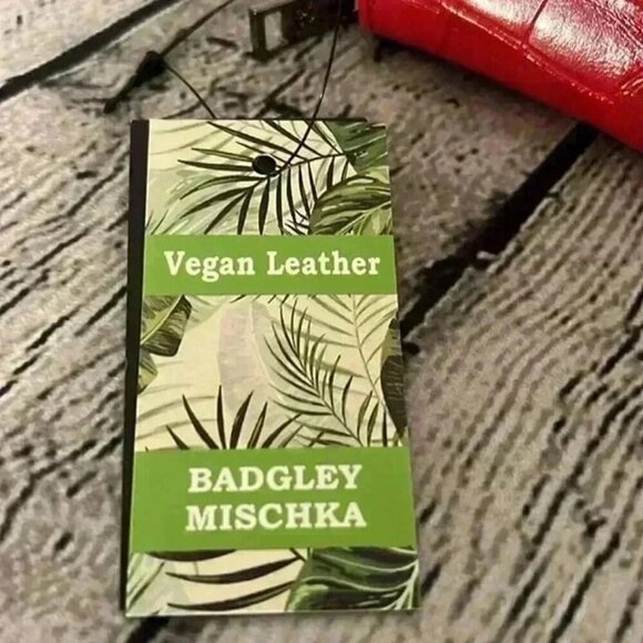 Badgley Mischka Red Croco Coin Credit Card Holder Wallet Billfold New with Tag - Picture 2 of 6